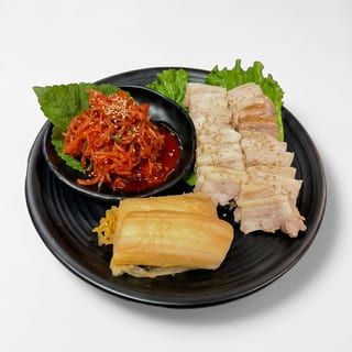 Kimchi Bossam / 김치보쌈